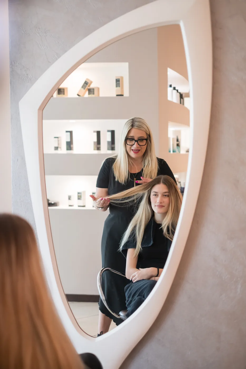 Barbara nello specchio dell'atelier